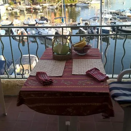 Apartament Port Overlooking Golfe De St Tropez *